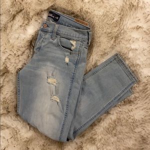 Hollister Vintage Low-Rise Boyfriend Jeans